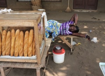 The resale of Lomè bread