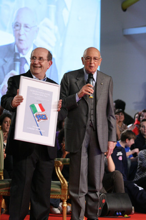 Giorgio Napolitano riceve il premio 